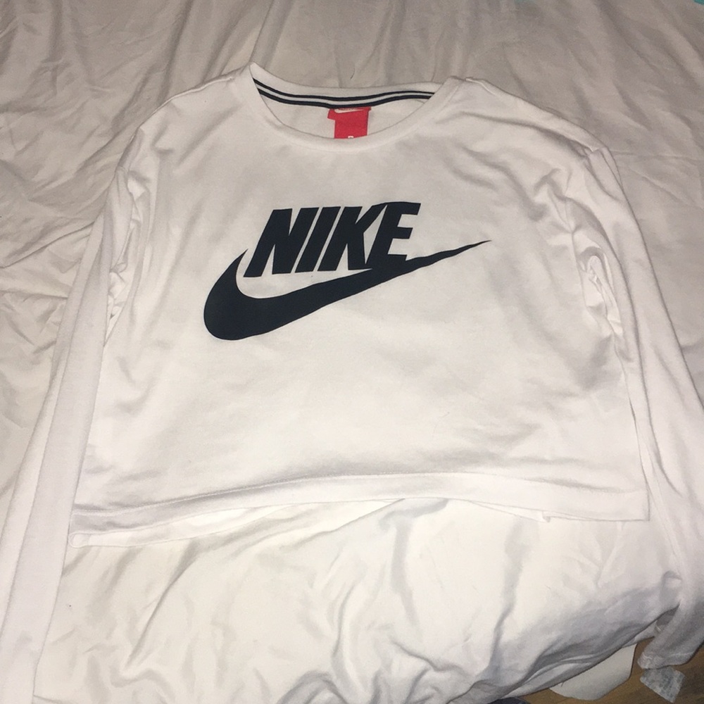 white nike long sleeve